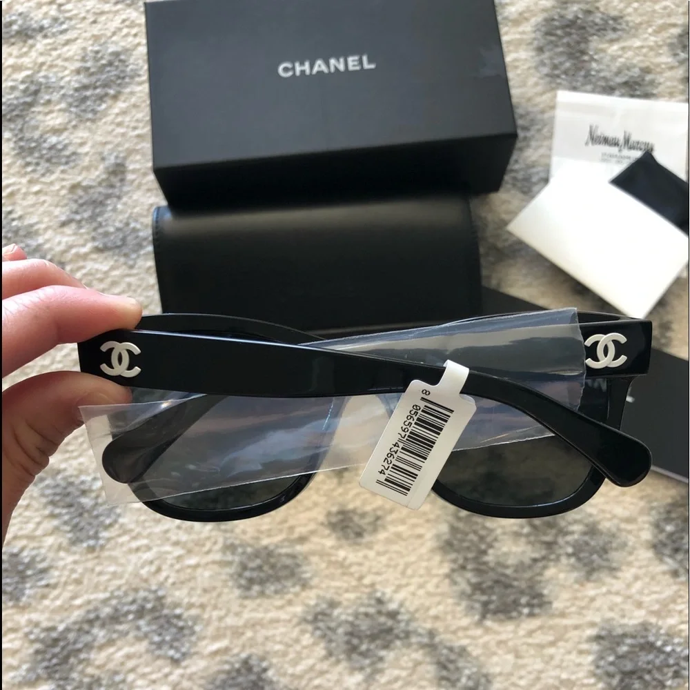 CHANEL Black Sunglasses - Picture 5 of 13